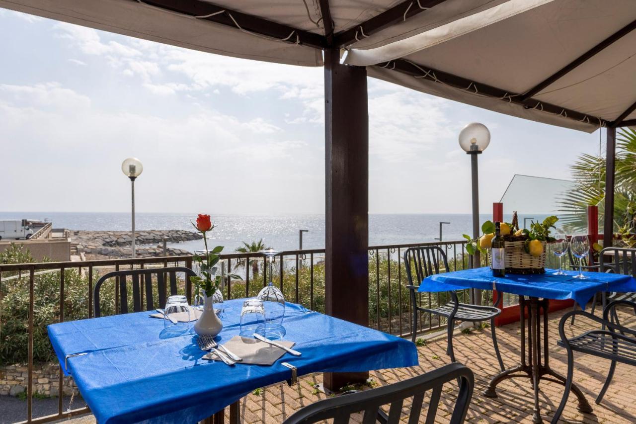 Albergo Ristorante Lucciola サント・ステーファノ・アル・マーレ エクステリア 写真