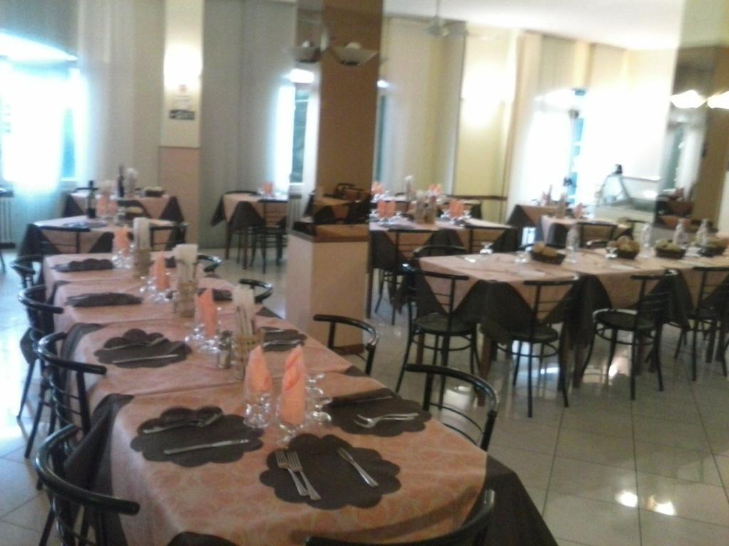 Albergo Ristorante Lucciola サント・ステーファノ・アル・マーレ エクステリア 写真